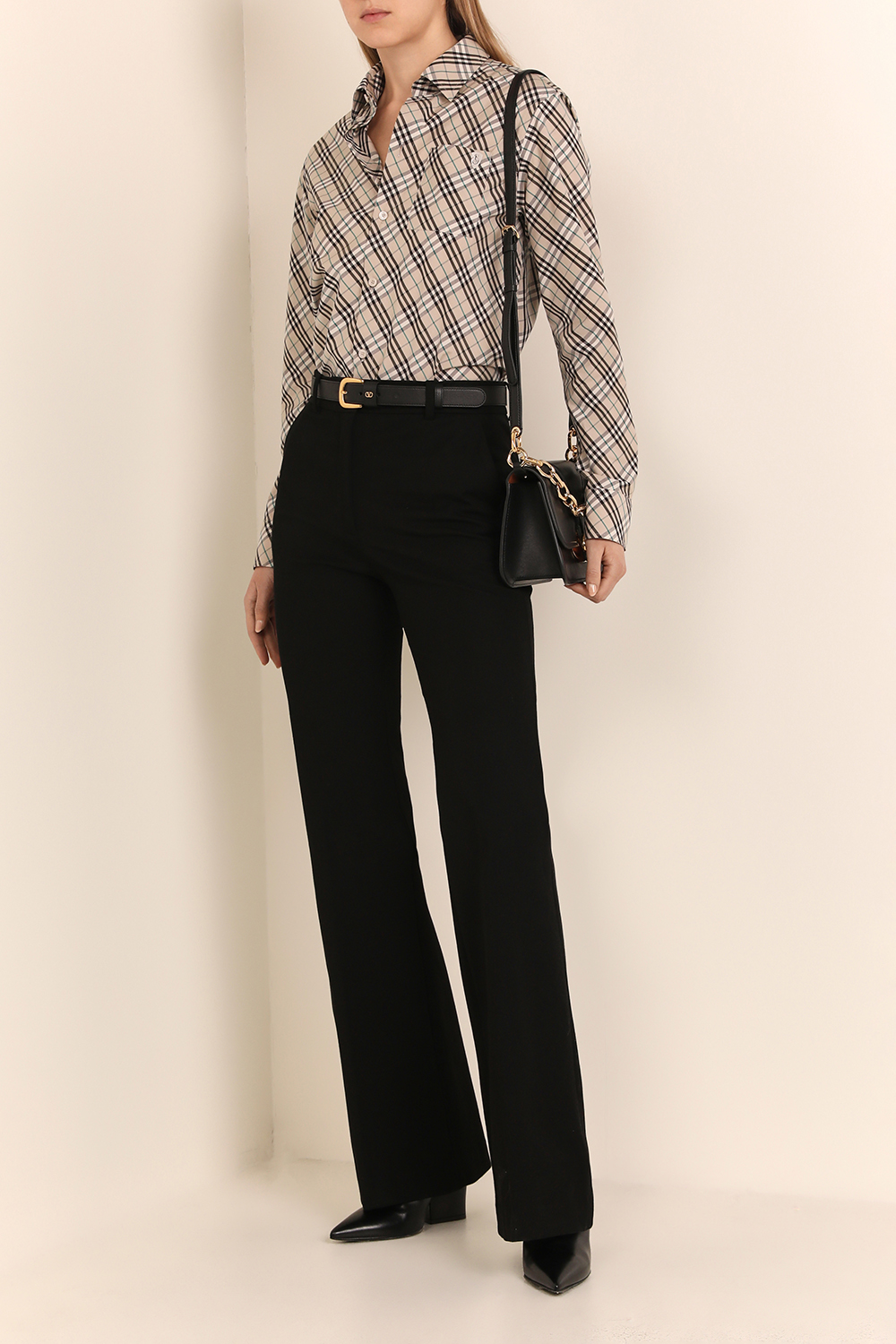 חולצת כפתורים